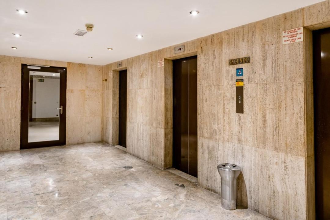 شقة Urbantec Realty - Plaza De Colon مدريد المظهر الخارجي الصورة